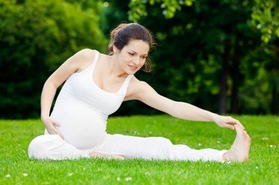 Какими видами спорта полезно заниматься во время беременности
