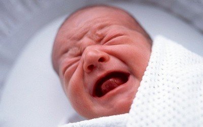 Беспричинный плач новорожденного - стоит напрячься!