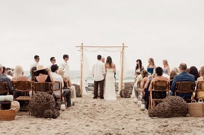 Символическая свадьба на пляже