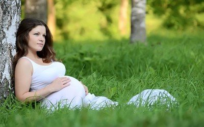 Отдых беременной на свежем воздухе