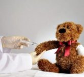 Нужно ли делать прививки детям?