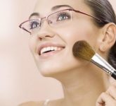 Очки и макияж - как их сочетать?