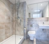 Какой выбрать интерьер для маленькой ванной