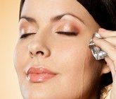 Уход за кожей вокруг глаз